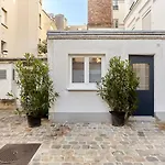 Apartment Arc De Triomphe By Studio Prestige